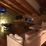 Cashmere Chalet Traverses