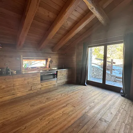 Cashmere Chalet Traverses